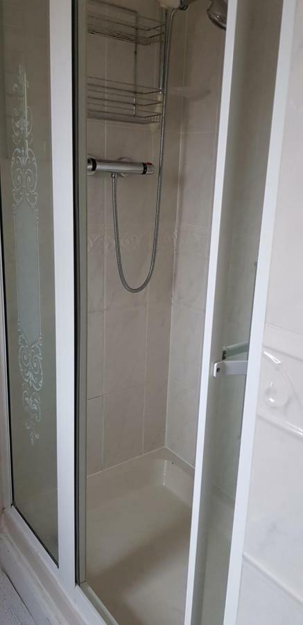 Home2Home Meadow Close الشرق كيلبريد المظهر الخارجي الصورة